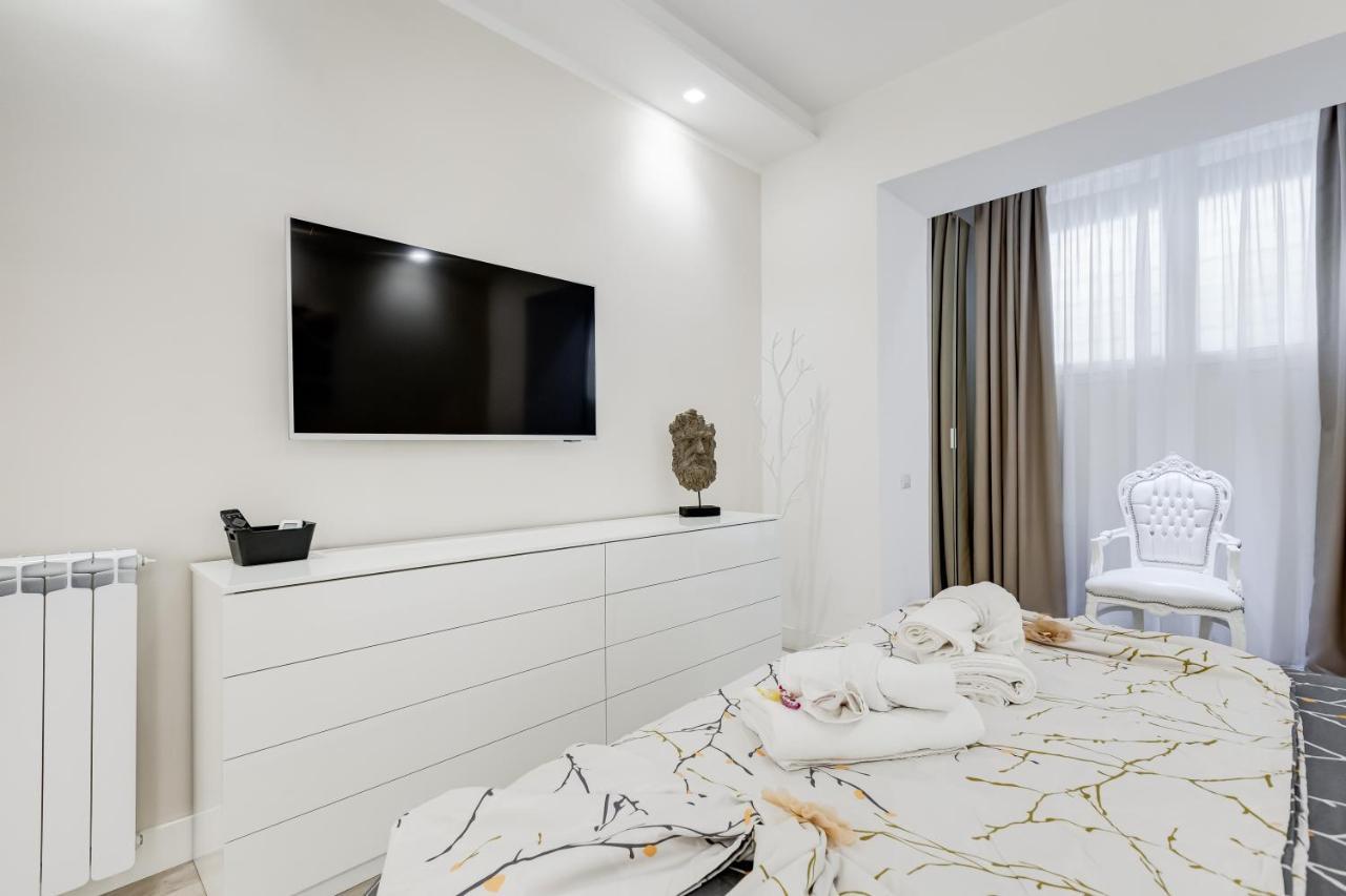 Bmga L The White Crown Apartment In Testaccio Рим Экстерьер фото