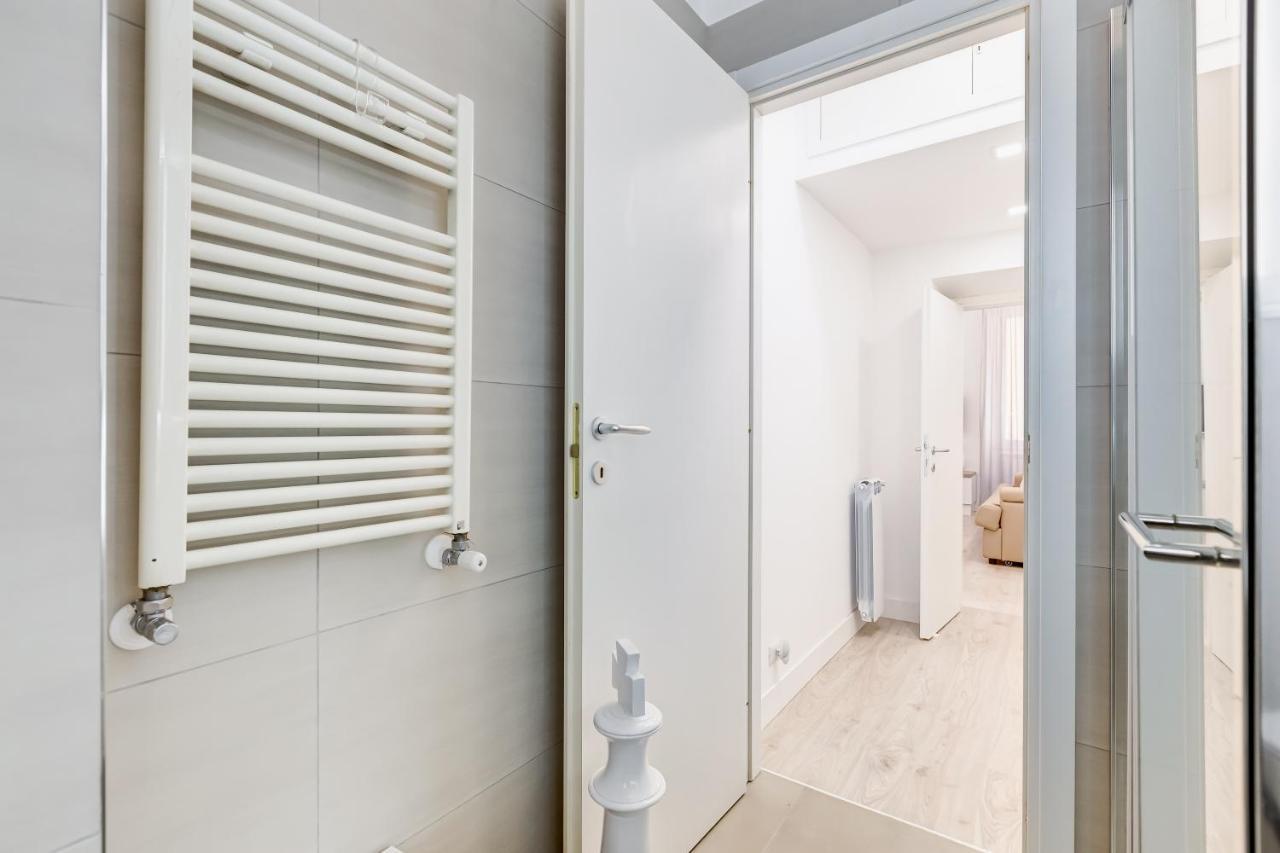 Bmga L The White Crown Apartment In Testaccio Рим Экстерьер фото