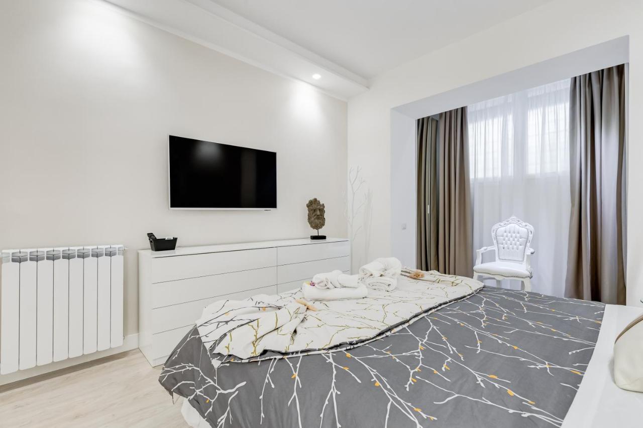 Bmga L The White Crown Apartment In Testaccio Рим Экстерьер фото